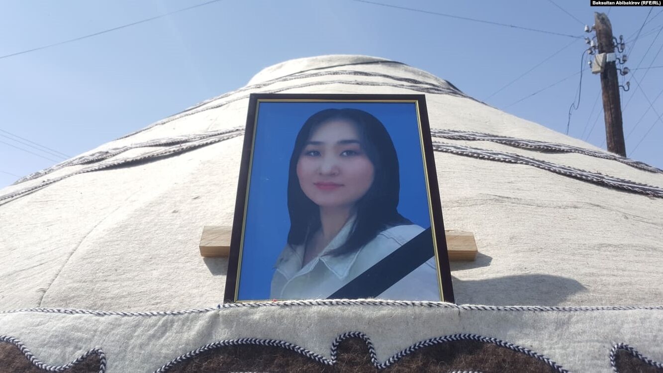 Отвез в горы и угрожал суицидом. Подруга Айзады Канатбековой рассказала на суде, что Тенизбаев уже похищал девушку до убийства — Today.kg