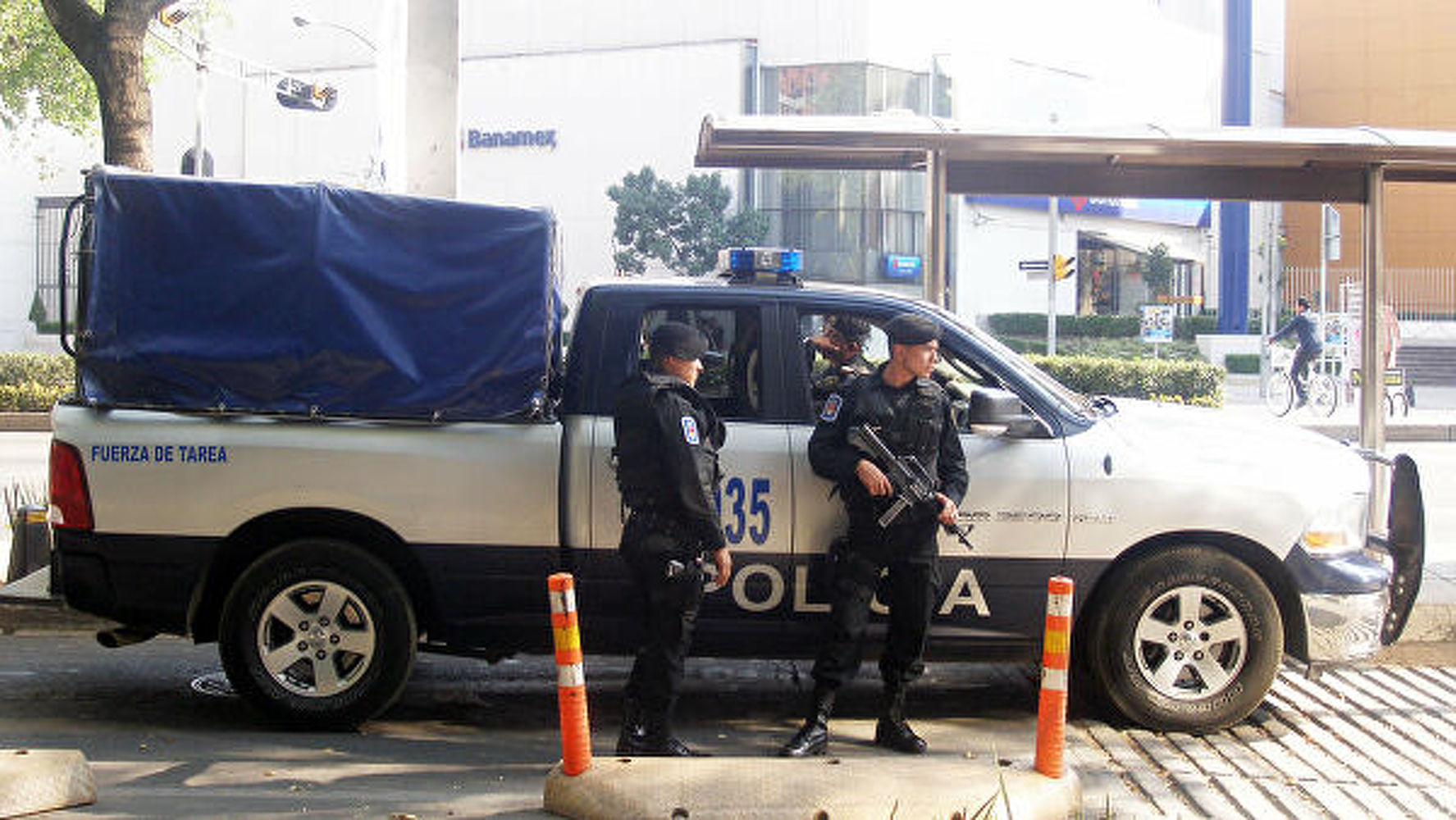 В Мексике обнаружили части тел четырех похищенных ранее полицейских — Today.kg