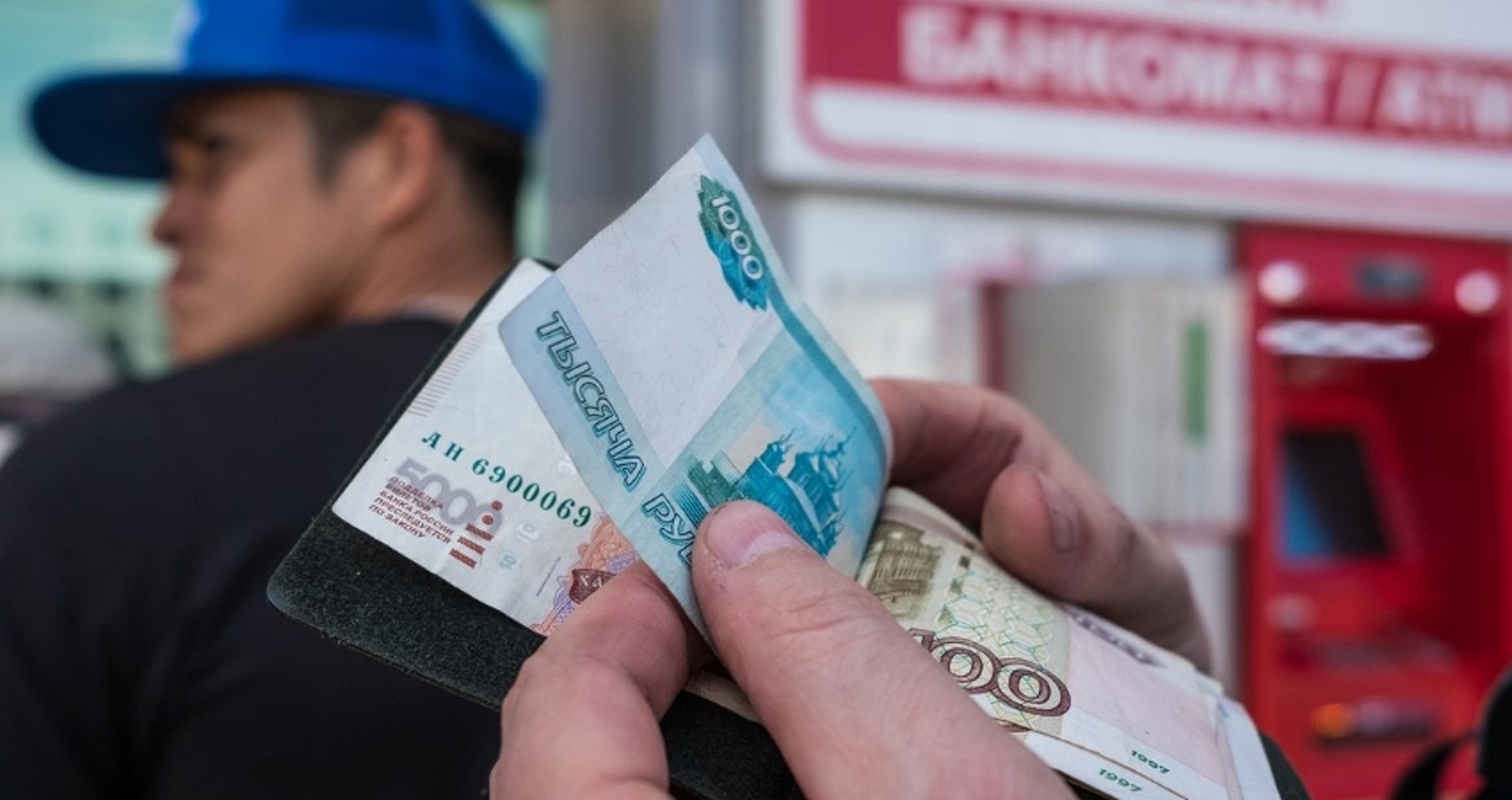 За два месяца 2020 года мигранты перевели в Кыргызстан $313,6 миллиона — Today.kg