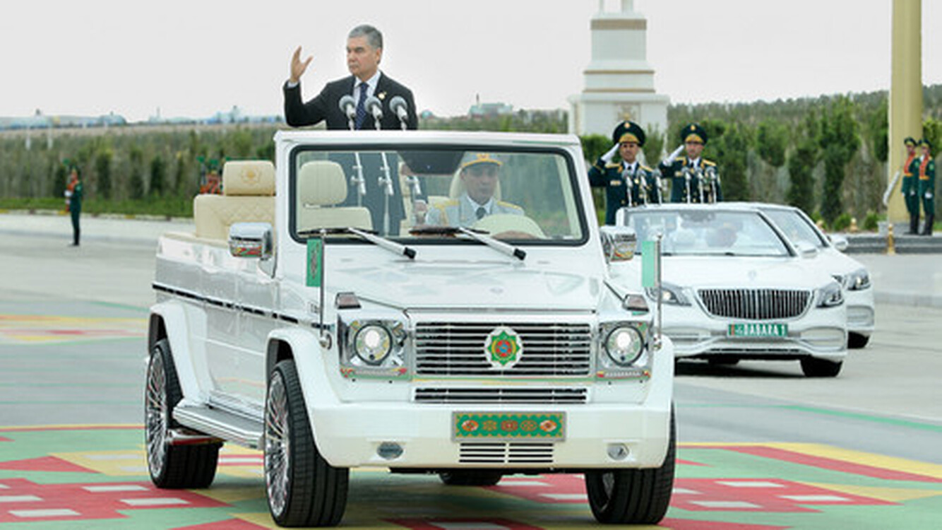 На военном параде в Туркменистане впервые показали турецкие ударные беспилотники — Today.kg