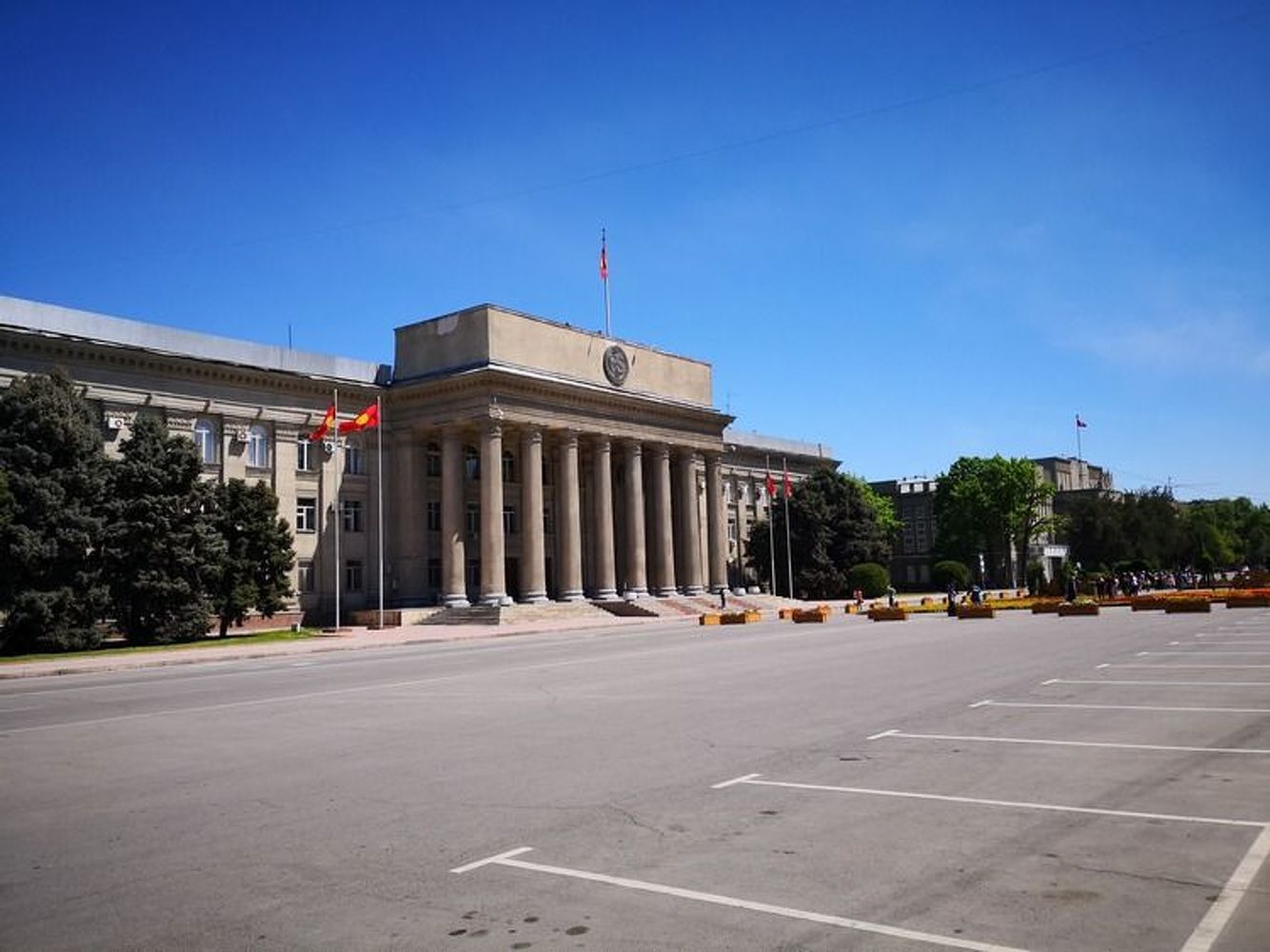 Старая площадь в Бишкеке будет носить имя Турдакуна Усубалиева — Today.kg