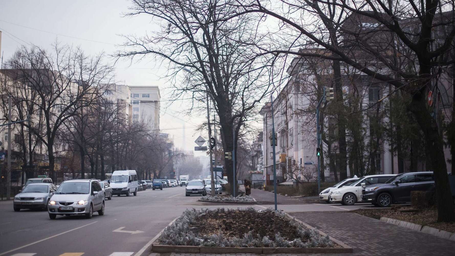 На отрезке улицы Токтогула теперь запрещено парковаться с северной стороны — Today.kg