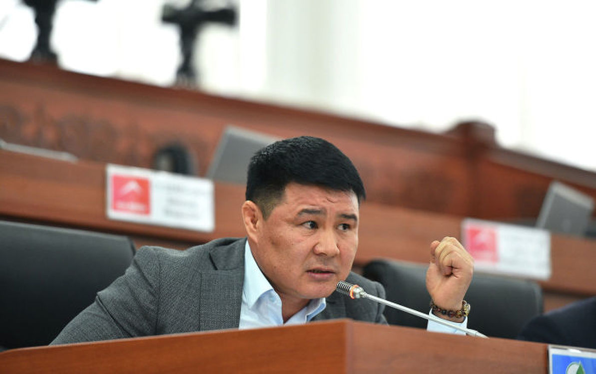 Депутат Тазабек Икрамов пожаловался, что его не пропускают на блокпостах — Today.kg