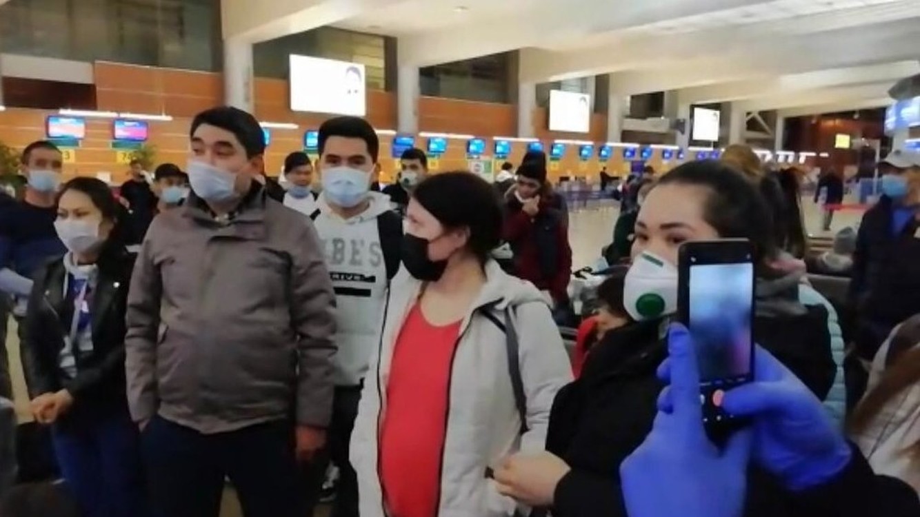 Кыргызстанцы в «Шереметьево». На 31 марта порядка 60 граждан КР находились в аэропорту — Today.kg