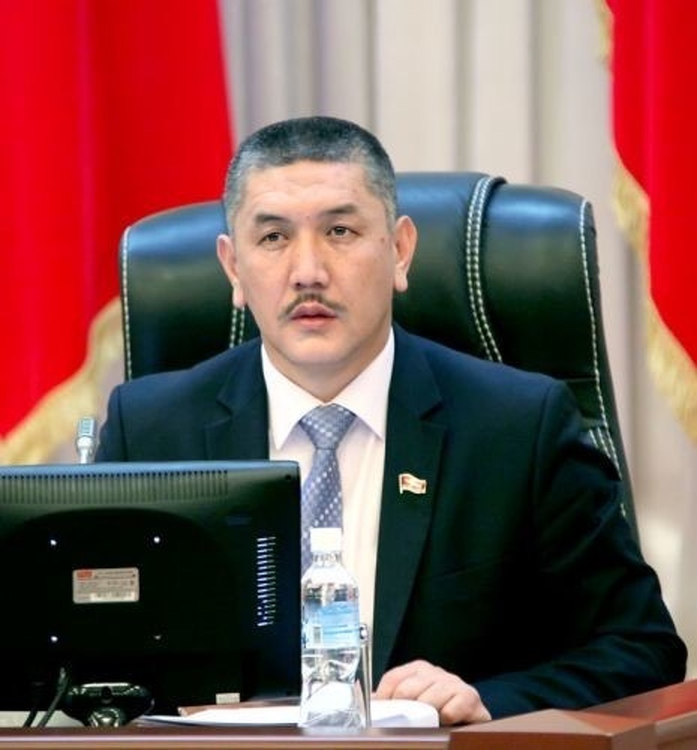 Торобай Зулпукаров предлагает запретить депутатам избираться более двух раз — Today.kg