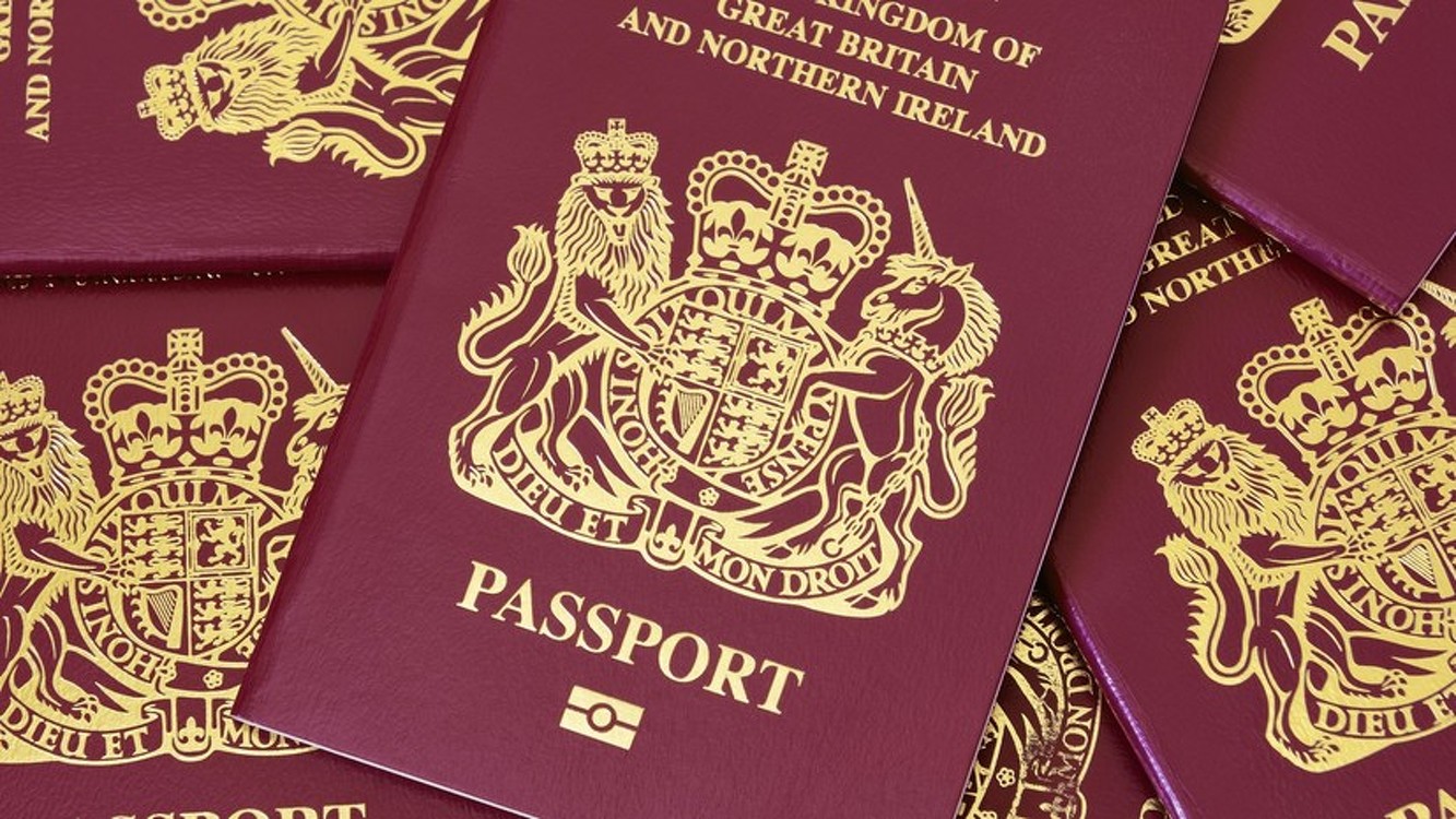 С обложек британских паспортов пропали слова «Европейский Союз» — Today.kg