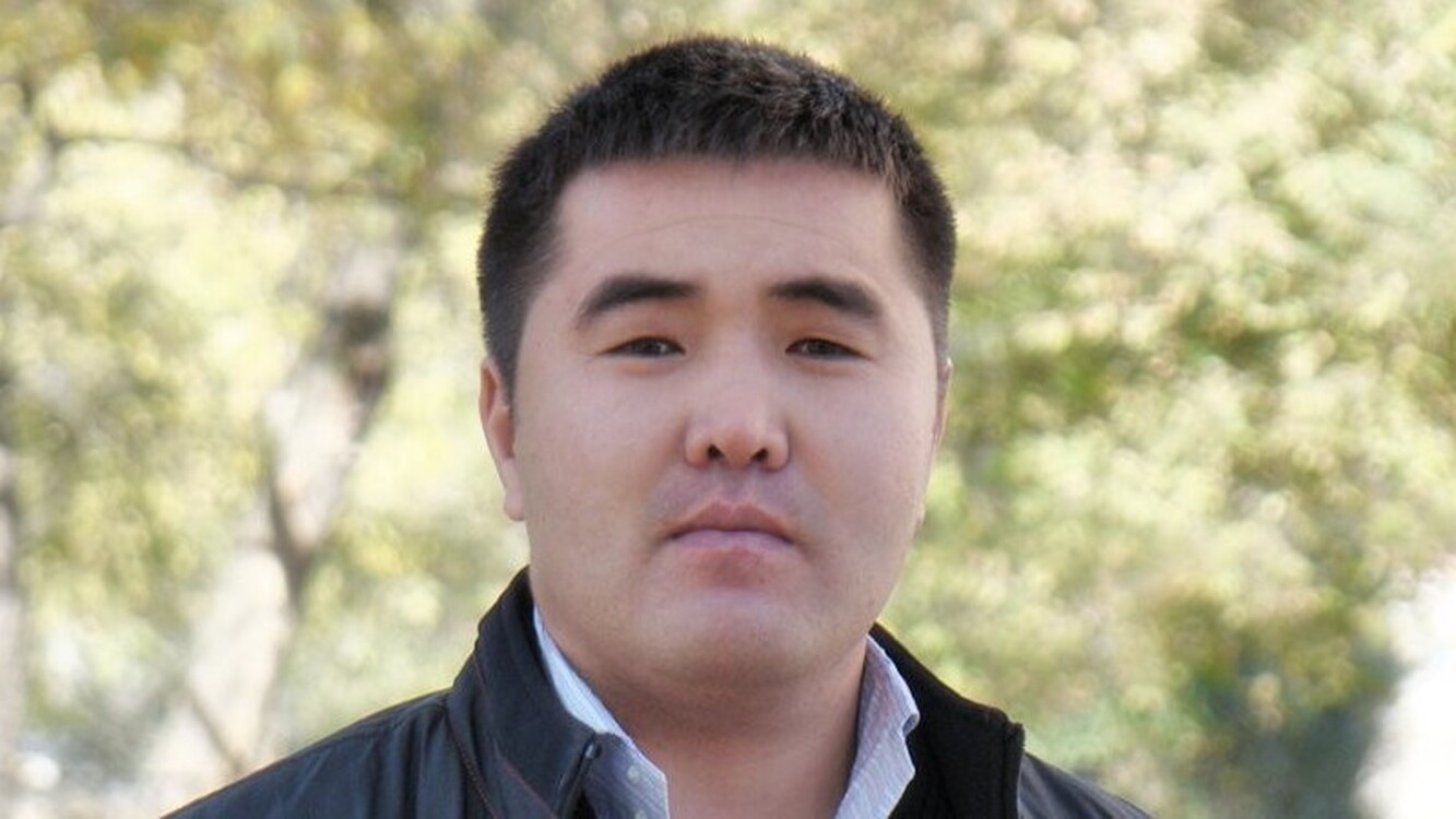 Эрнис Балбаков освобожден от должности директора-главного редактора газеты «Кыргыз Туусу» — Today.kg
