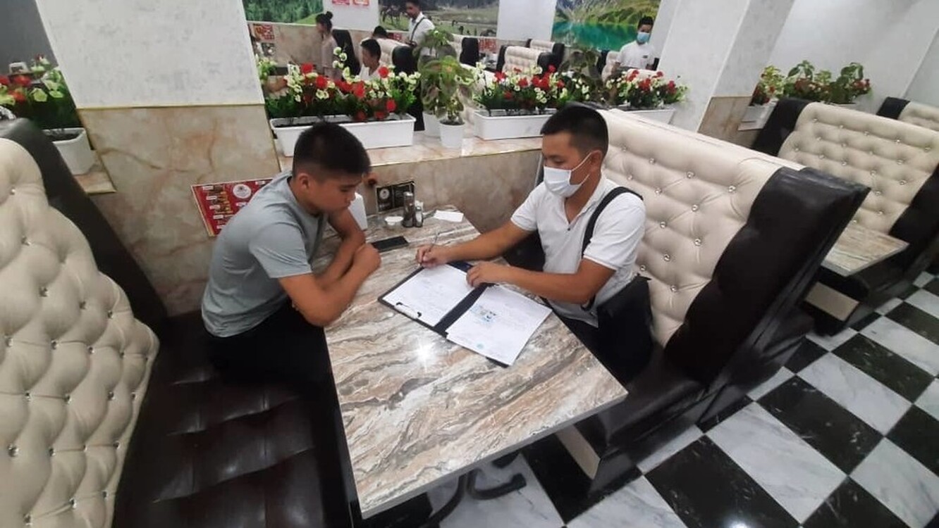 Ночью в Бишкеке оштрафовали кафе «Ак-Бата» и фастфуд «Даамдуу» — Today.kg