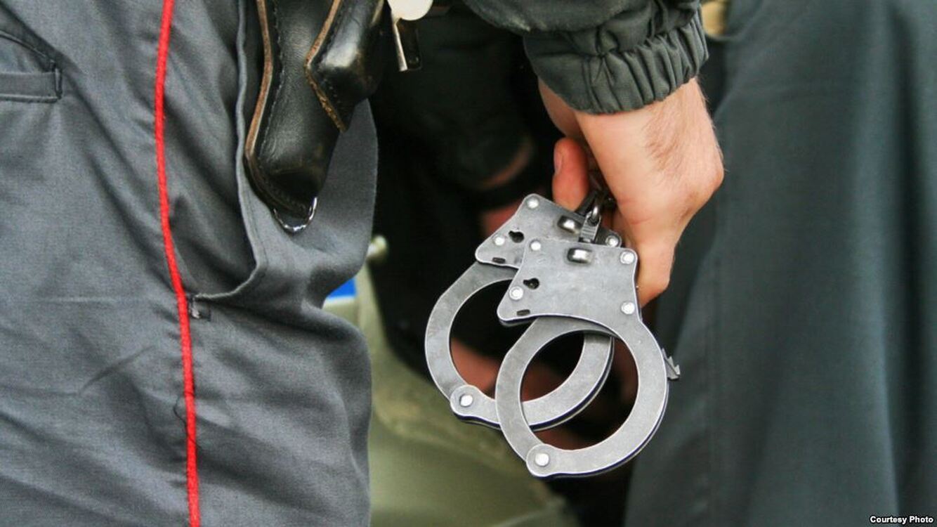 В Баткене задержали двух милиционеров с 30 килограммами наркотиков — МВД — Today.kg